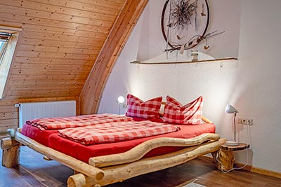 Schlafzimmer mit Doppelbett