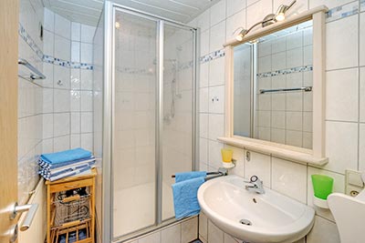 Bad mit Dusche